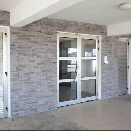 Quiet, Spacious, Luxury 2-bedroom With Sea View.