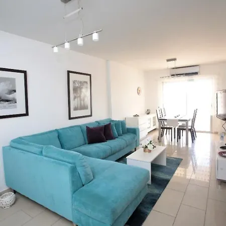 Quiet, Spacious, Luxury 2-bedroom With Sea View. *